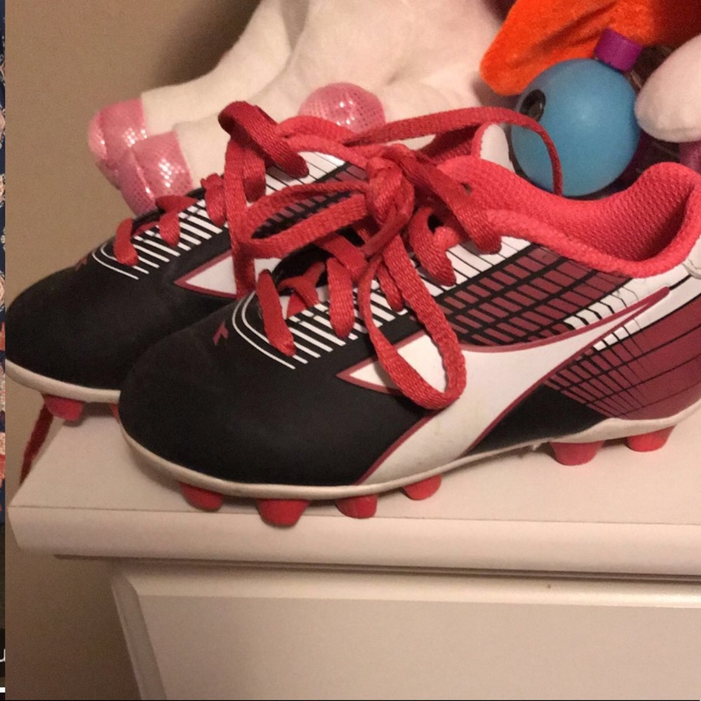 Soccer cleats